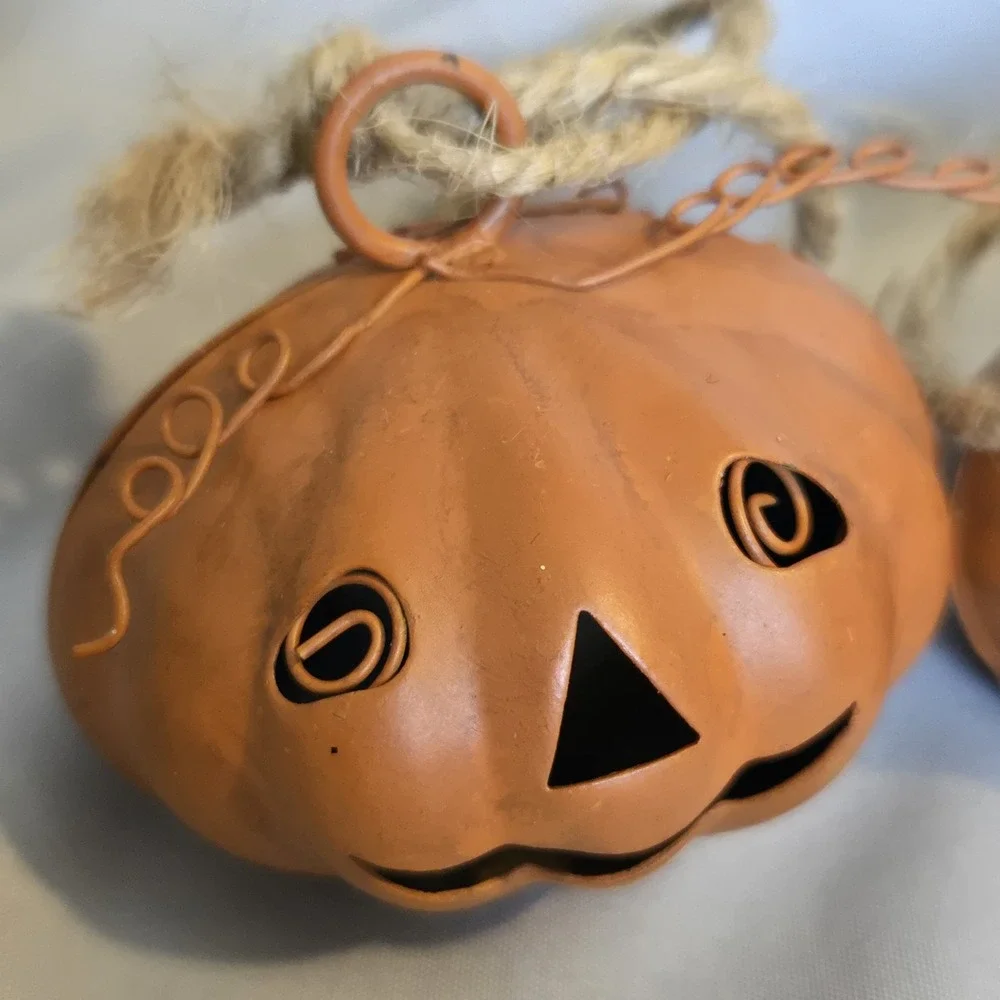Set of 5 Metal Rustic Rattle Jack O Lantern Pumpkin Ornaments Halloween Jute